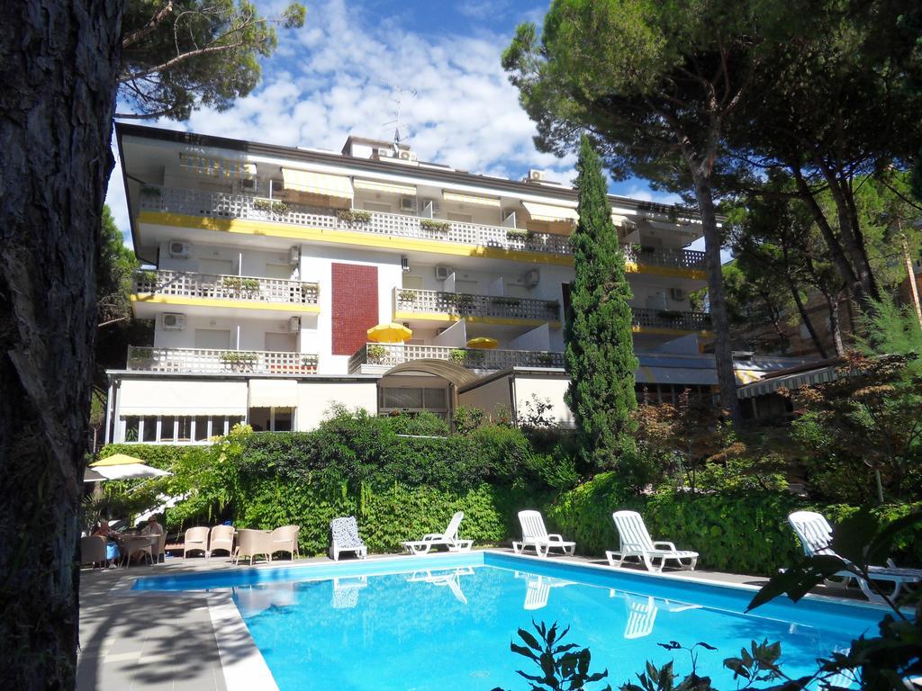 Hotel Abbazia Lignano Sabbiadoro Exterior foto
